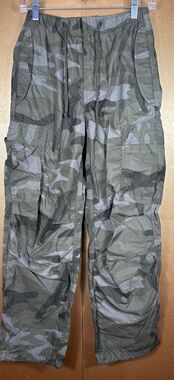 TNA camo cargo pants size XS